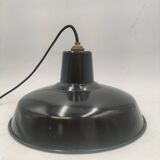 Enamelled sheet metal pendant light