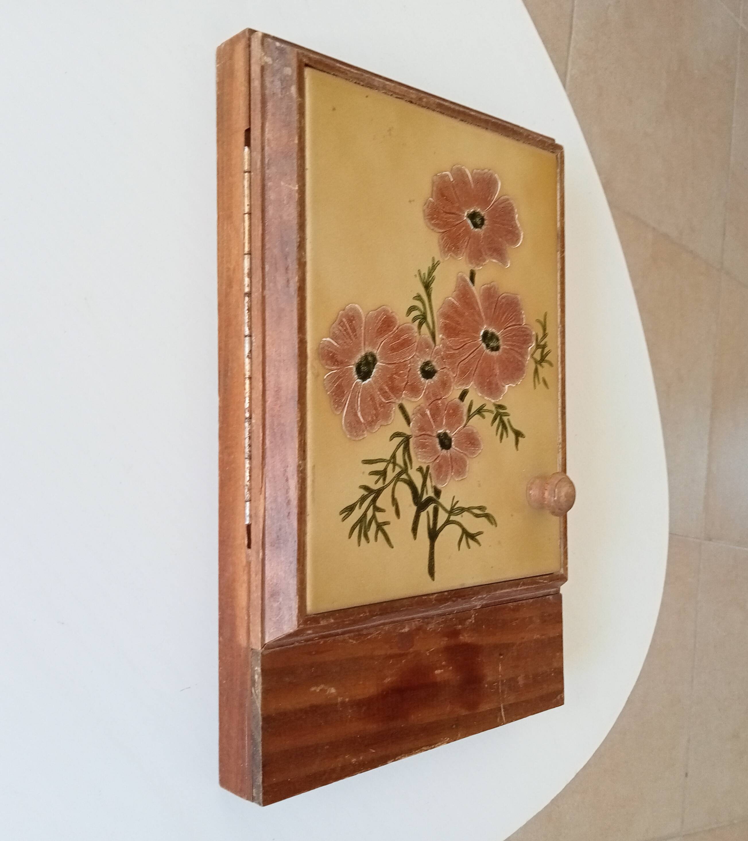 Vintage key holder wall box from the 60s/70s