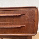 Vintage Scandinavian design bedside table in teak by the Danish Andersen.