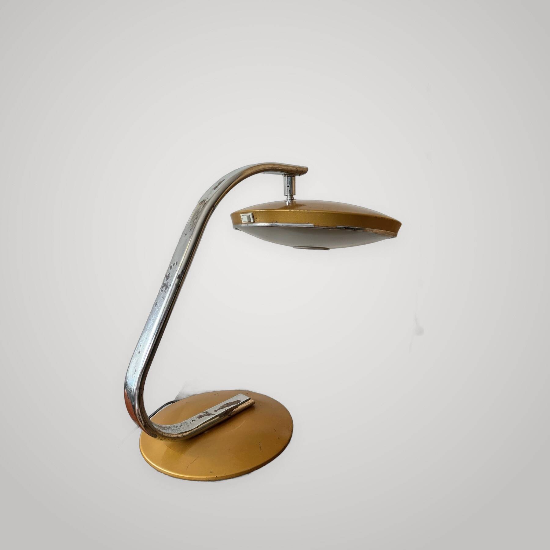 Vintage Fase Boomerang 520 lamp from the 60s-70s.