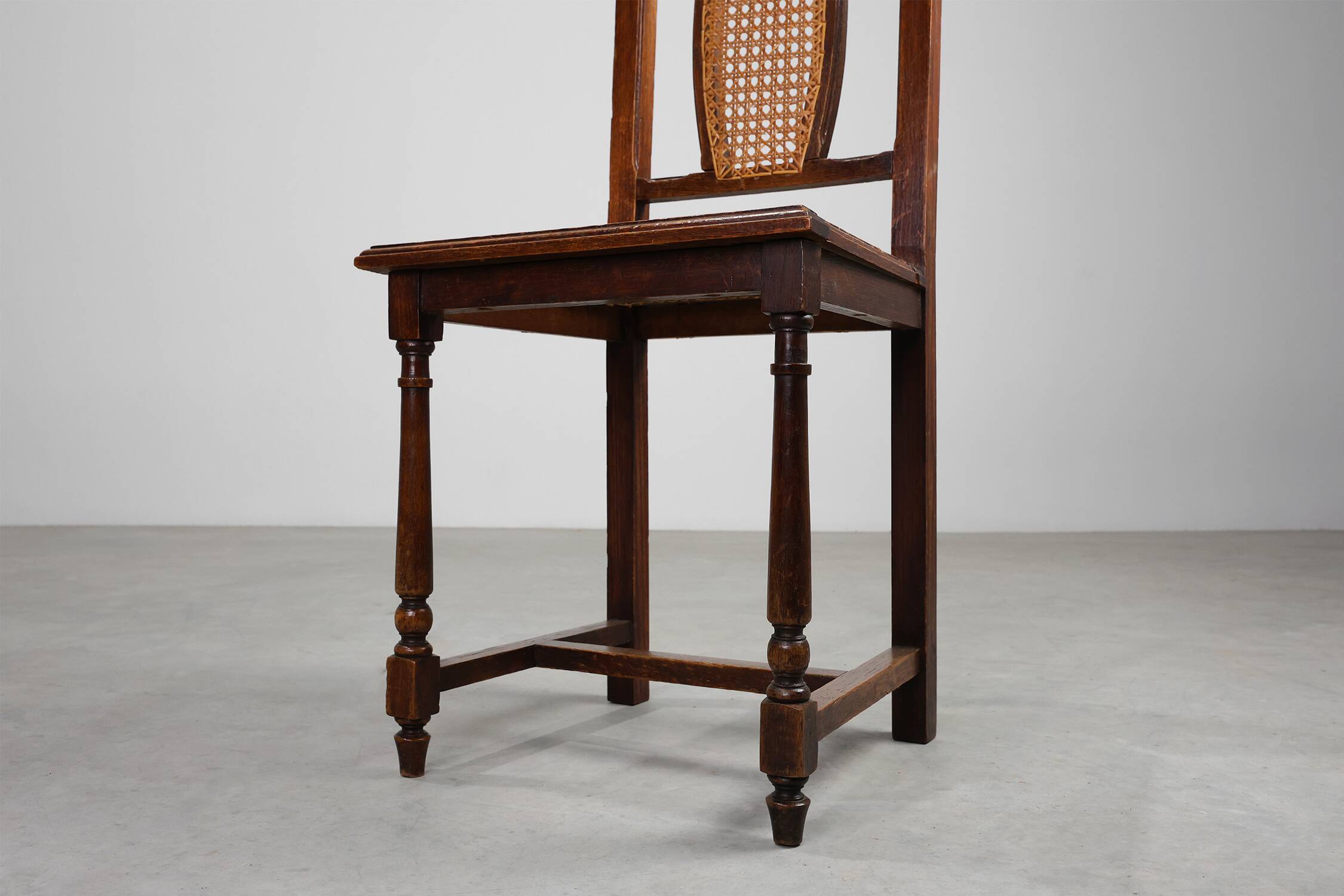 Chaise en bois et rotin française antique, vers 1900