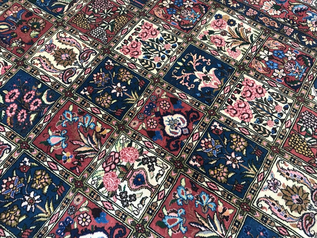 Tapis persan Bakhtiar tchaharshotor 200x300 cm