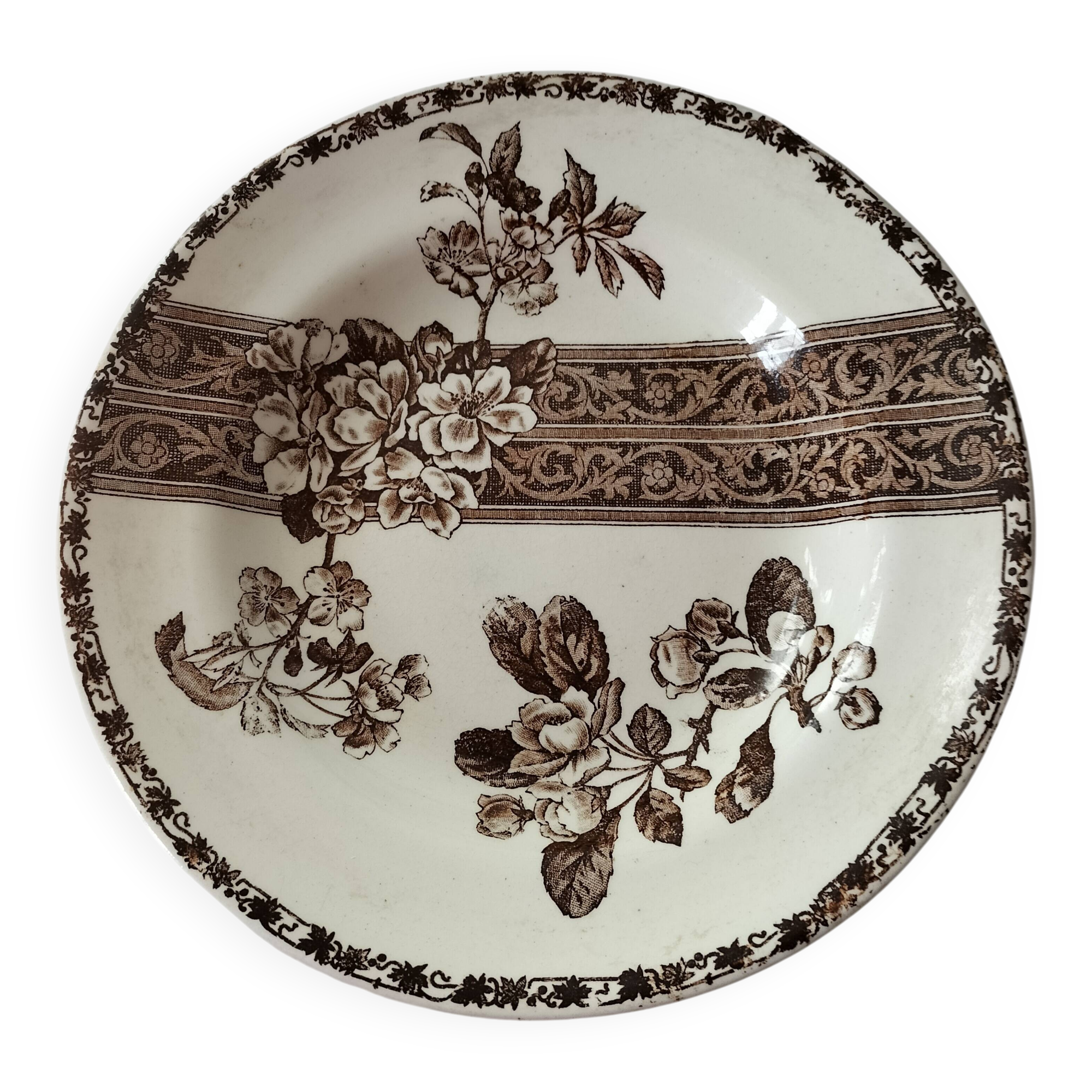 Antique plate with brown floral decoration, Grand dépôt E. Bourgeois
