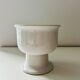 Paire de petits vases blancs 