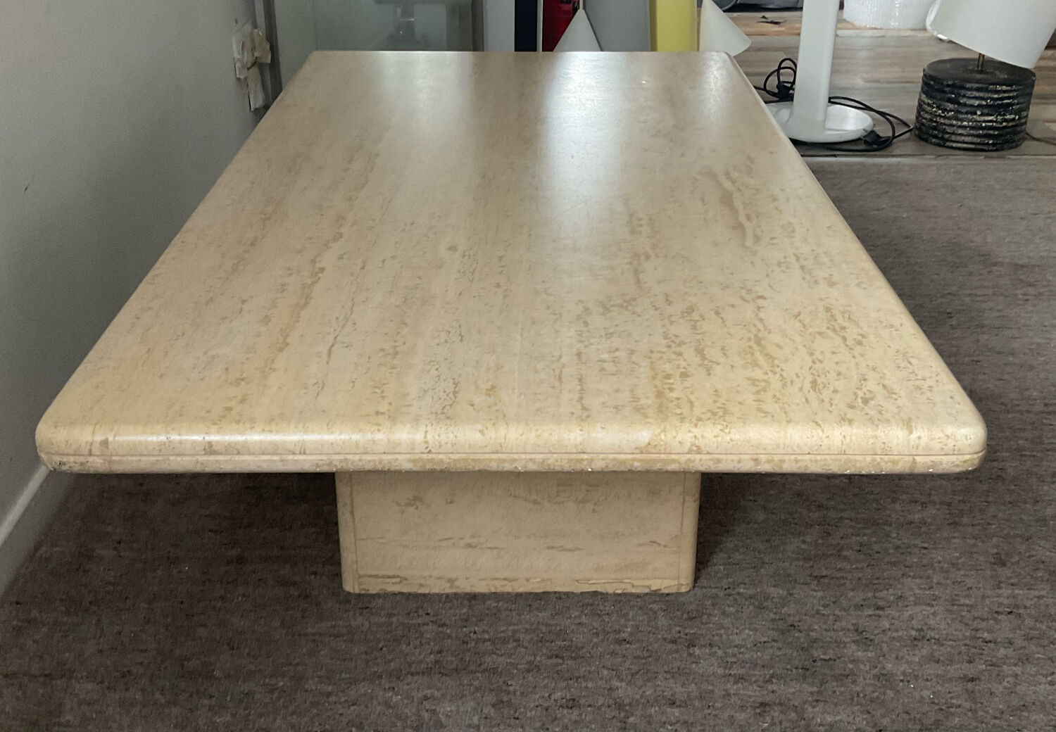 Table basse en travertin des années 70
