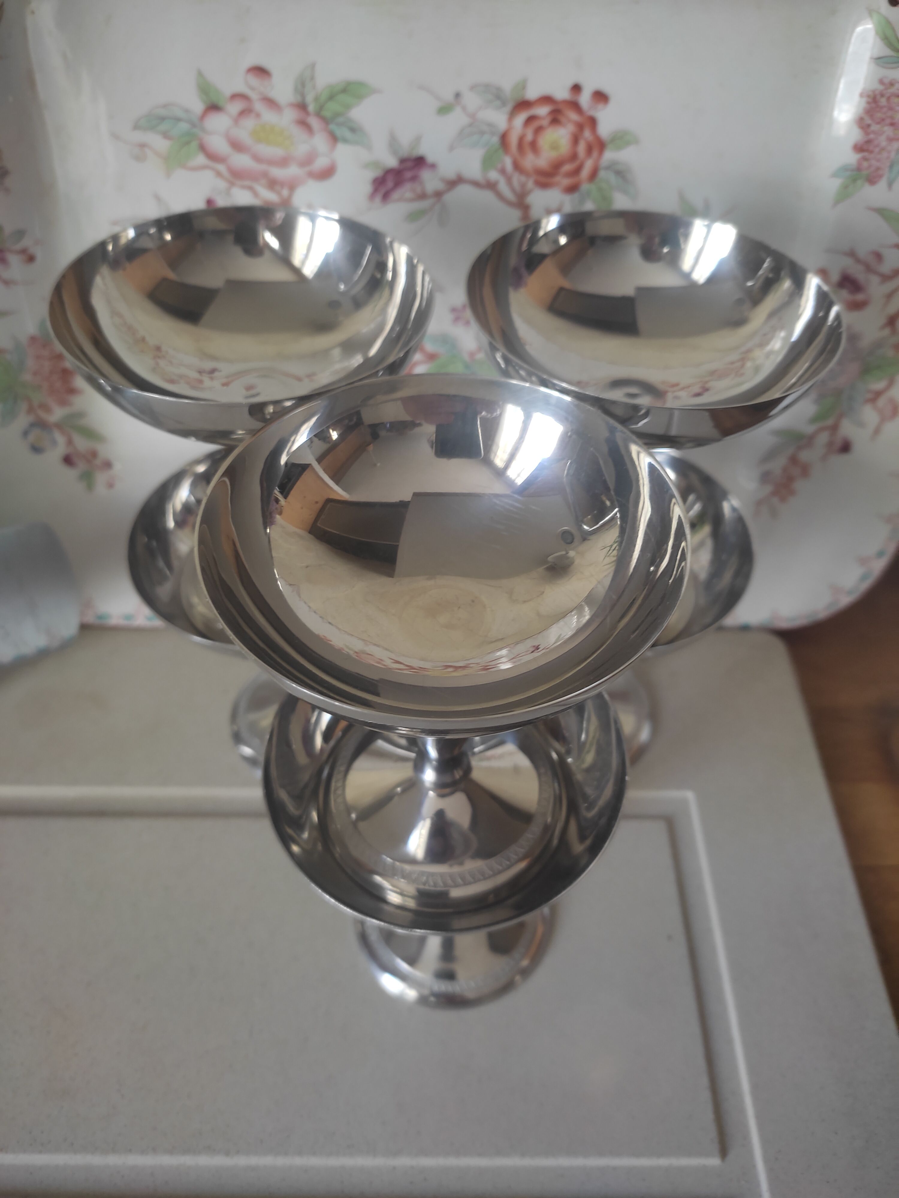 Stainless steel standing cuts