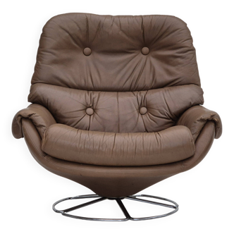 Chaise pivotante scandinave des années 1970, état d'origine, cuir d'ameublement marron.