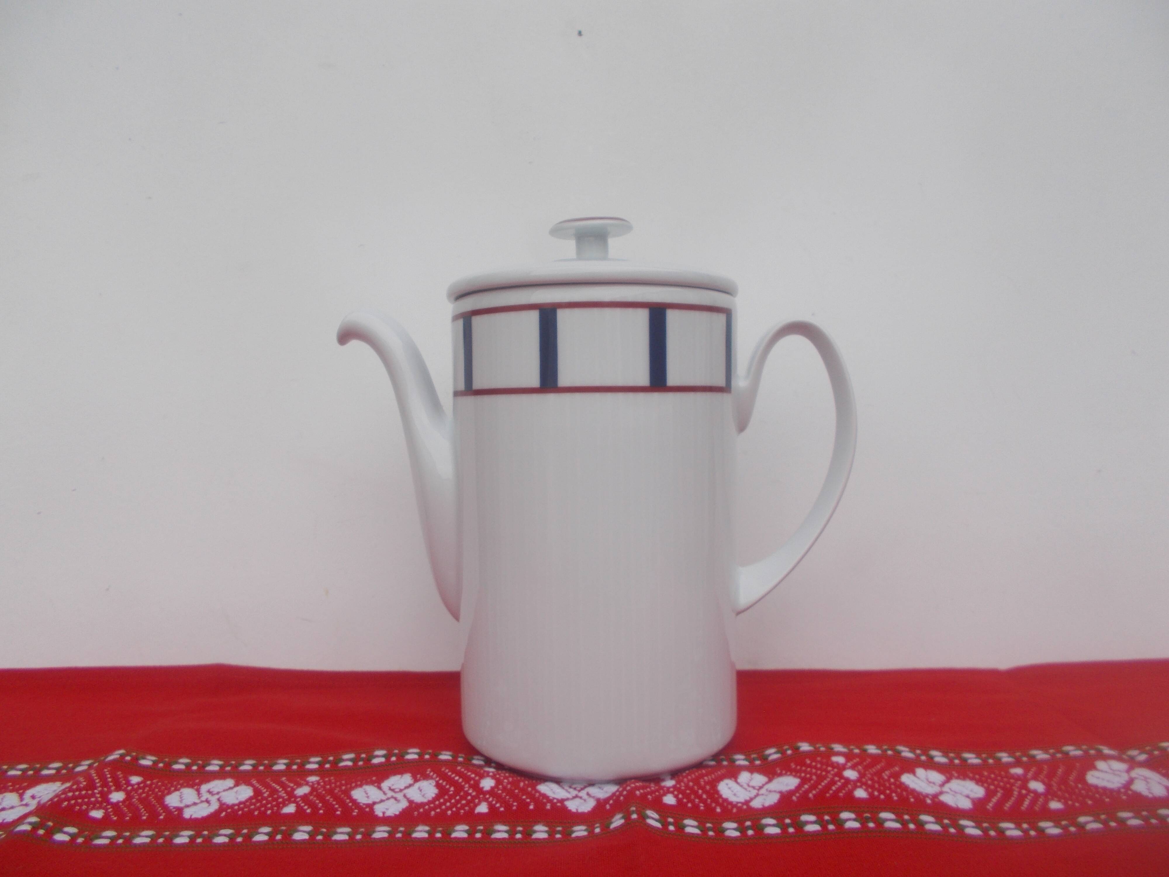 Blue and red Basque coffee maker