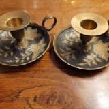 Set of 2 hand candle holders in golden brass