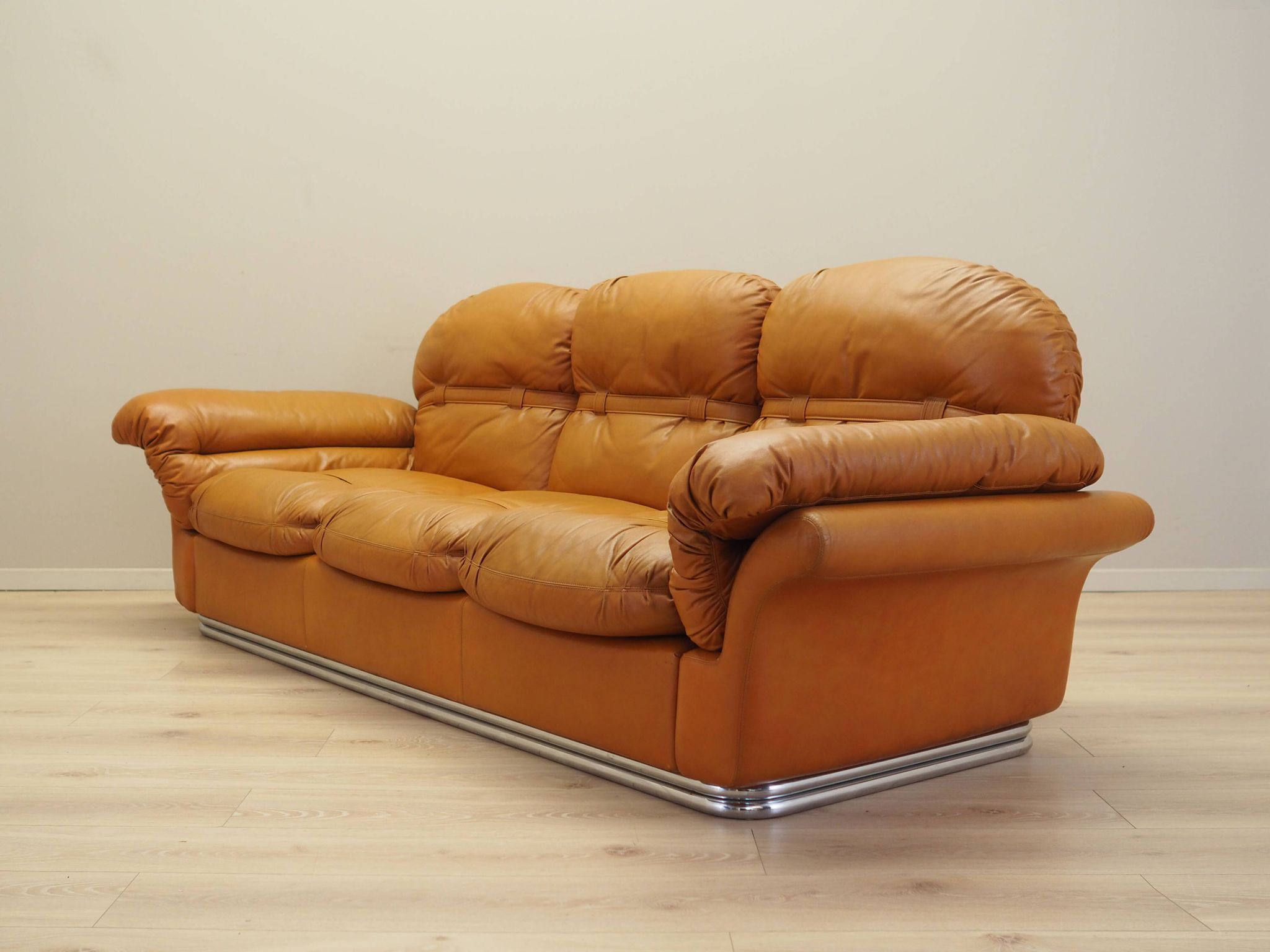 Orange leather sofa, Space Age design, 1960s, production: Italy