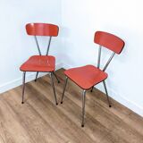 Paire de chaises en formica rouge
