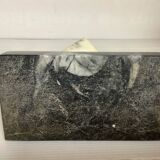 Un serre livre dés à jouer en marbre