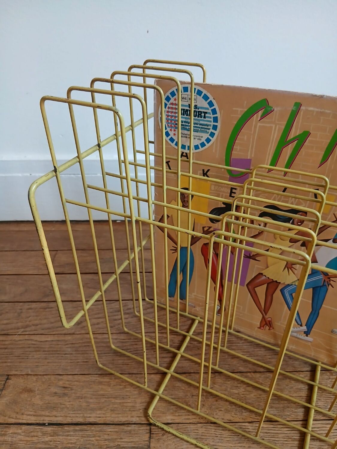 Vintage vinyl/magazine rack