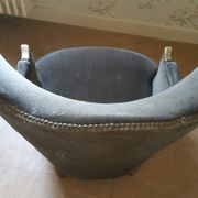 Paire de fauteuils Bergère tonneau sculpturale