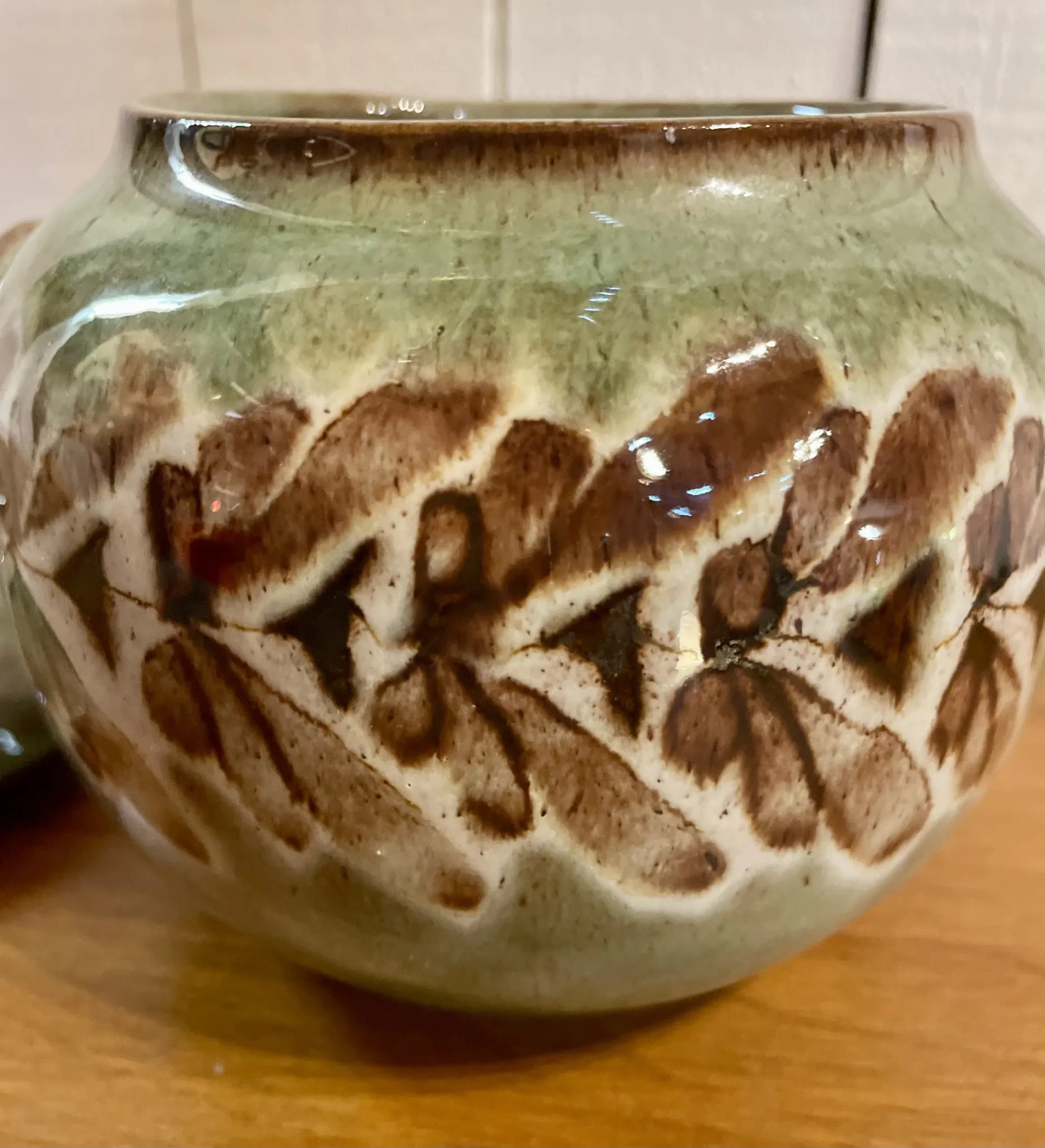 Pot or glazed ceramic pocket.