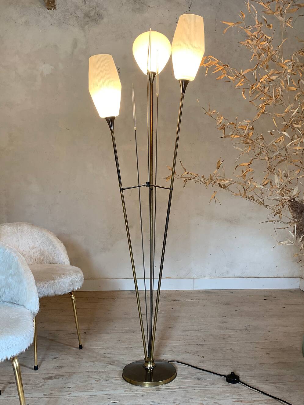 Vintage reed floor lamp in black metal and brass with three white opalines