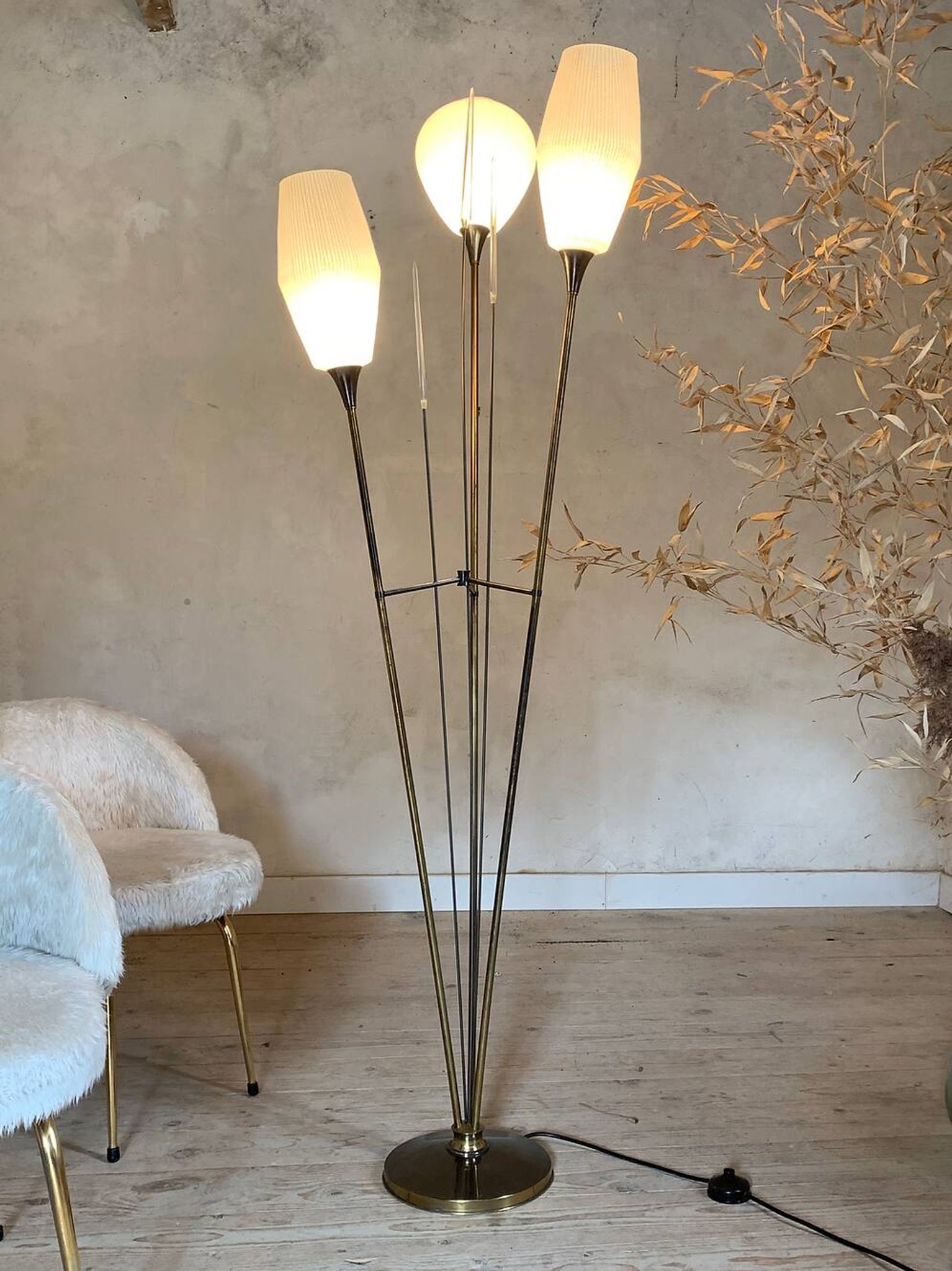 Vintage reed floor lamp in black metal and brass with three white opalines