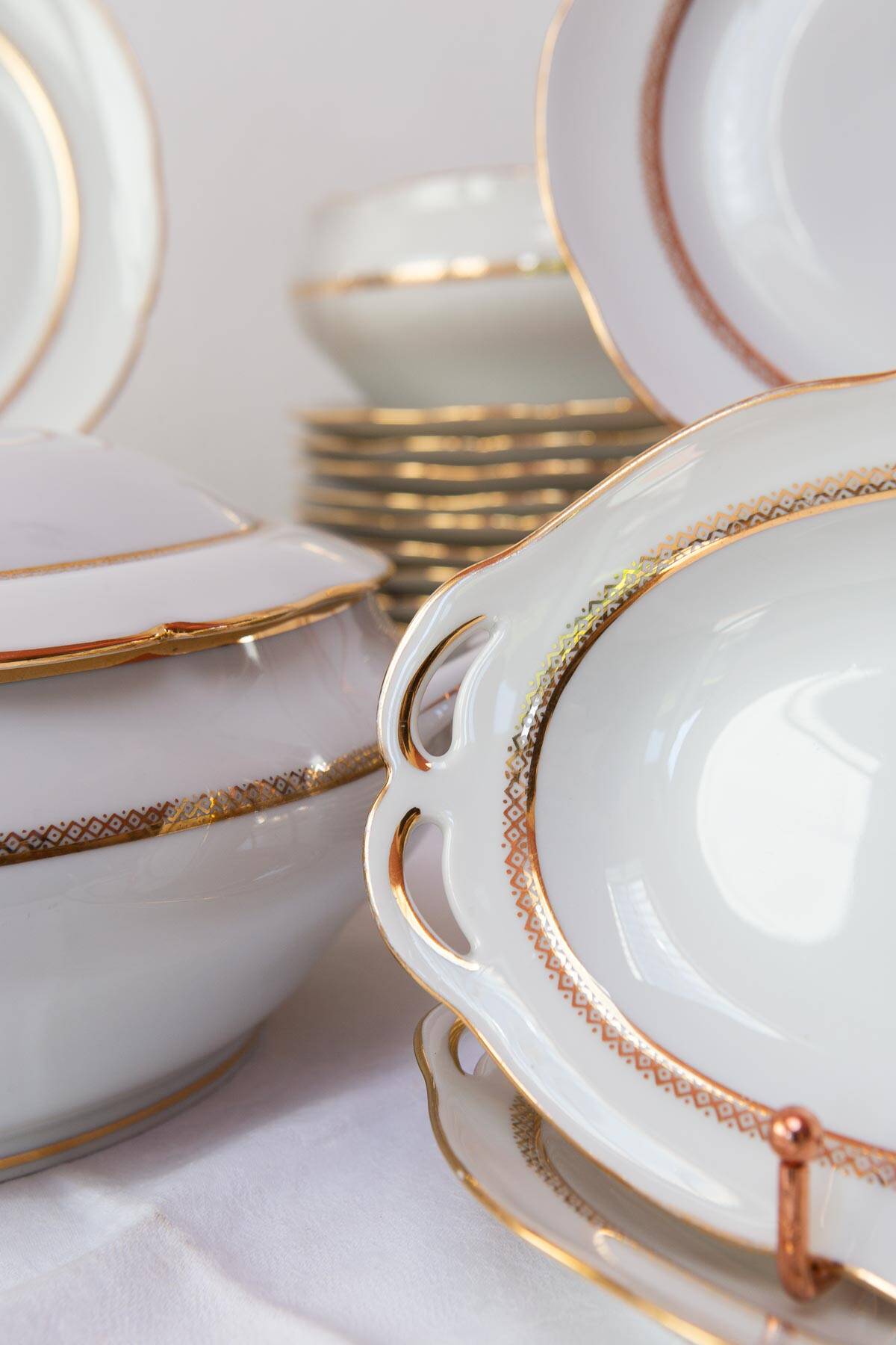Limoges porcelain dinner service by Chapus Frères 40 pieces