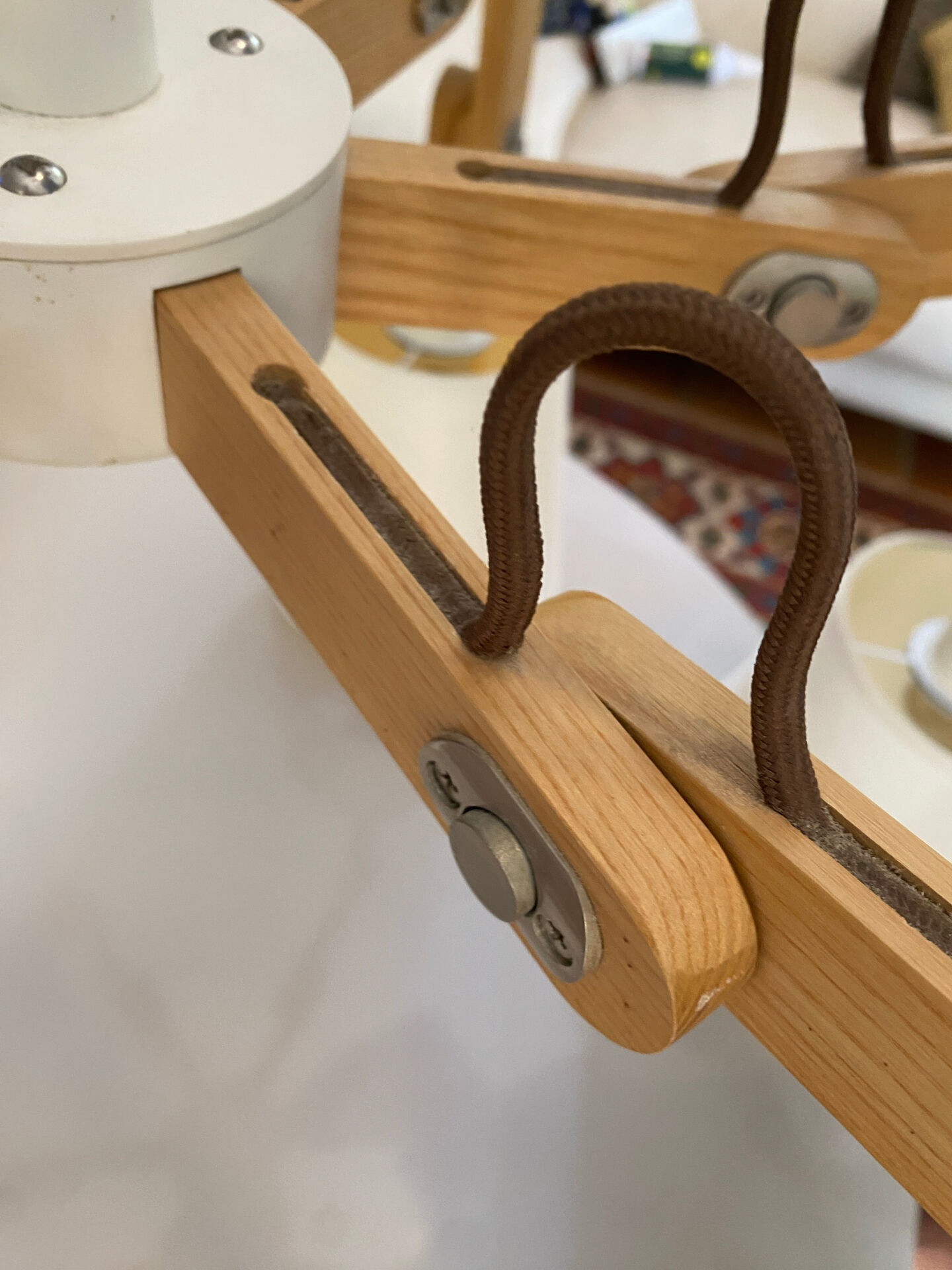 Lustre scandinave avec bras articulés