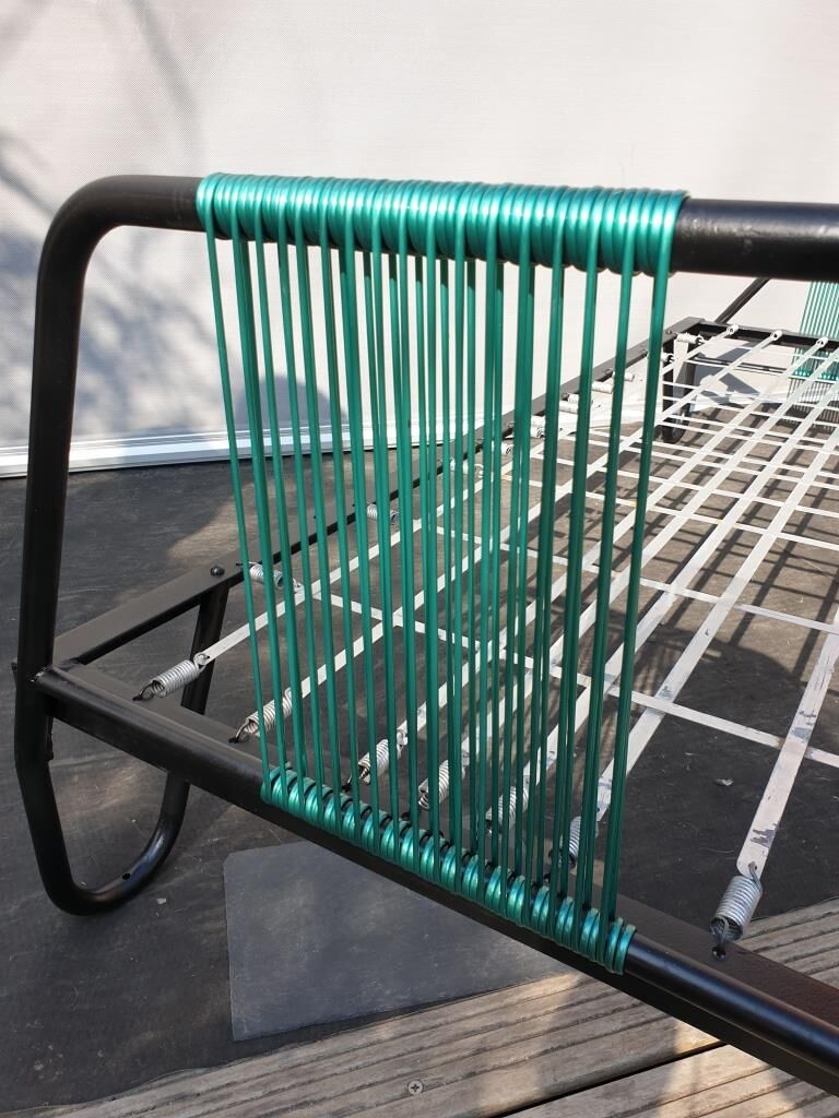 Metal bed  scoubidous green metal