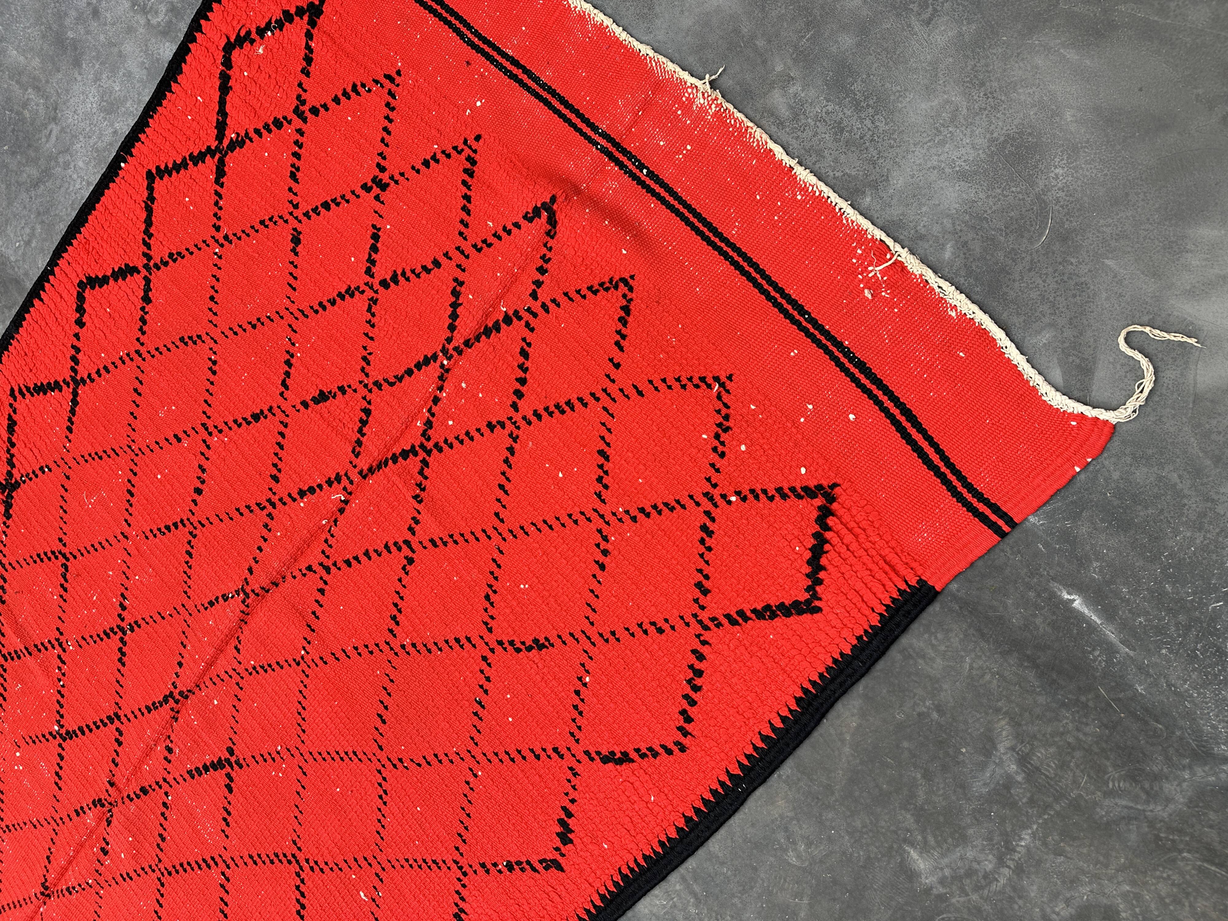 Moroccan carpet boujad red - 152 x 355 cm