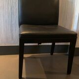 Chaises en cuir noir edouar rambaud