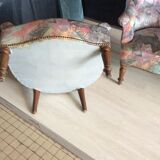 2 toad chairs