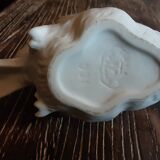 Biscuit swan statue