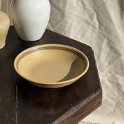 Lot de 2 assiettes creuses en grès liseré brun et marron D21,5
