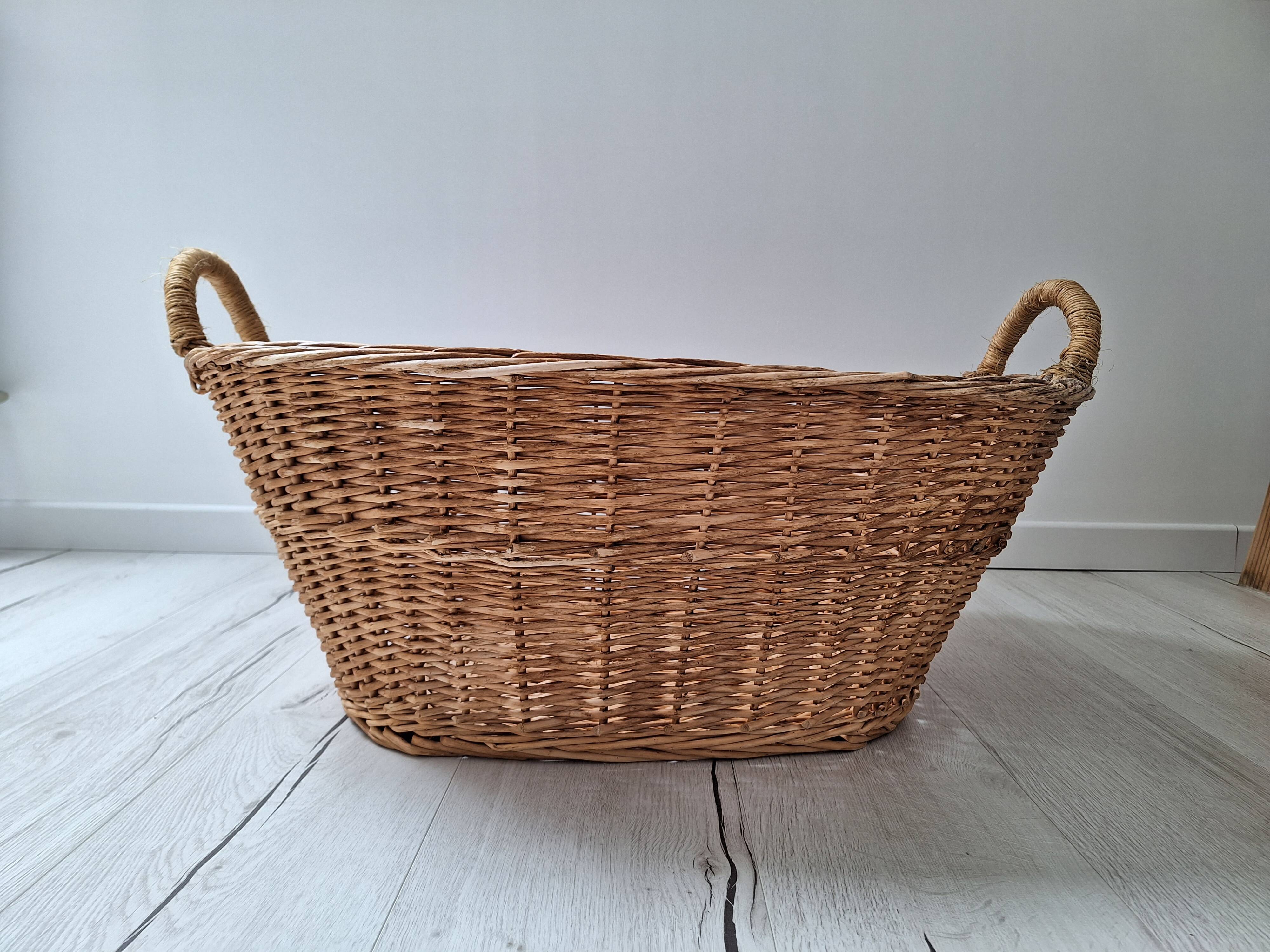 Wicker basket / basket