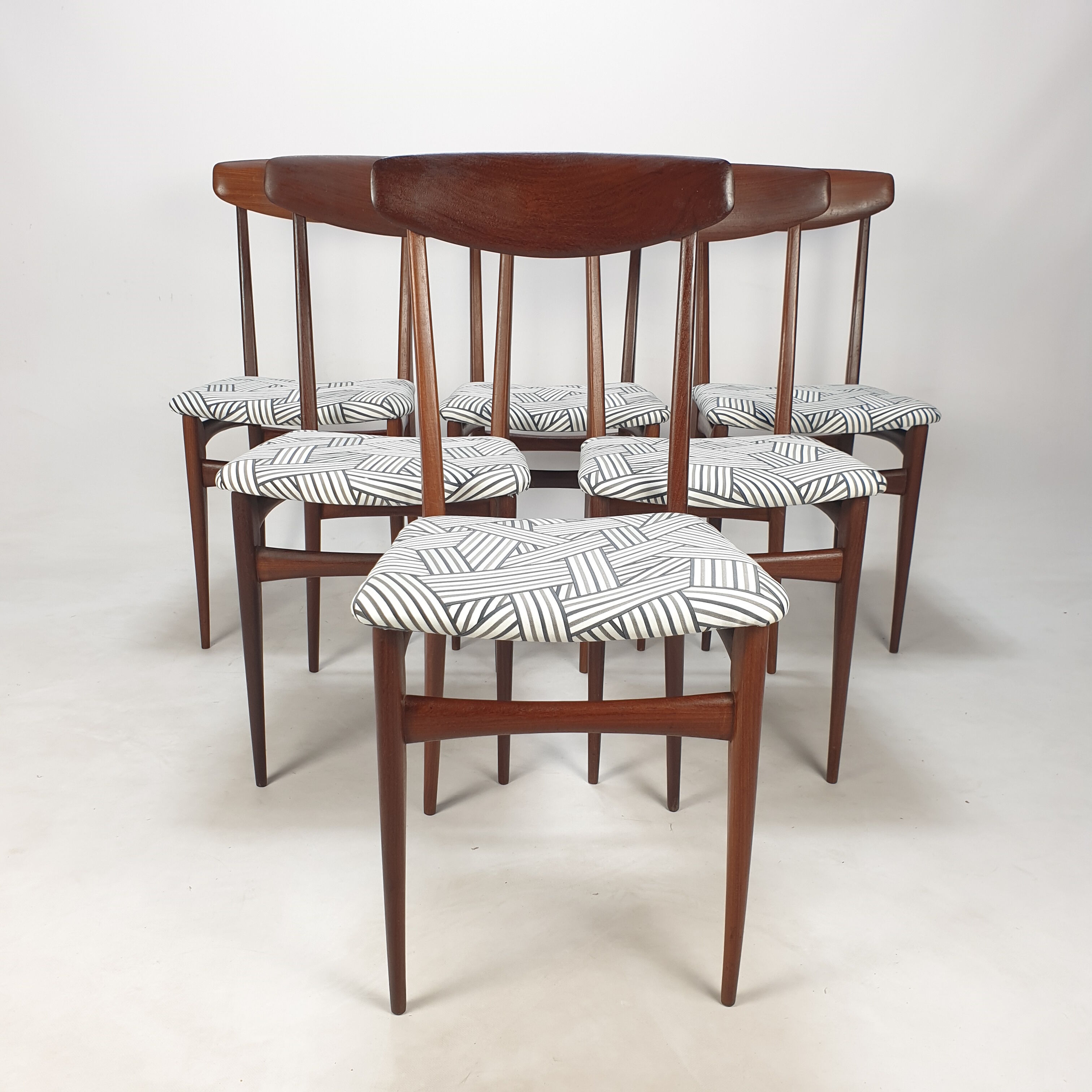 Set of 6 Mid Century Italian Teak Dining Chairs, 1950s