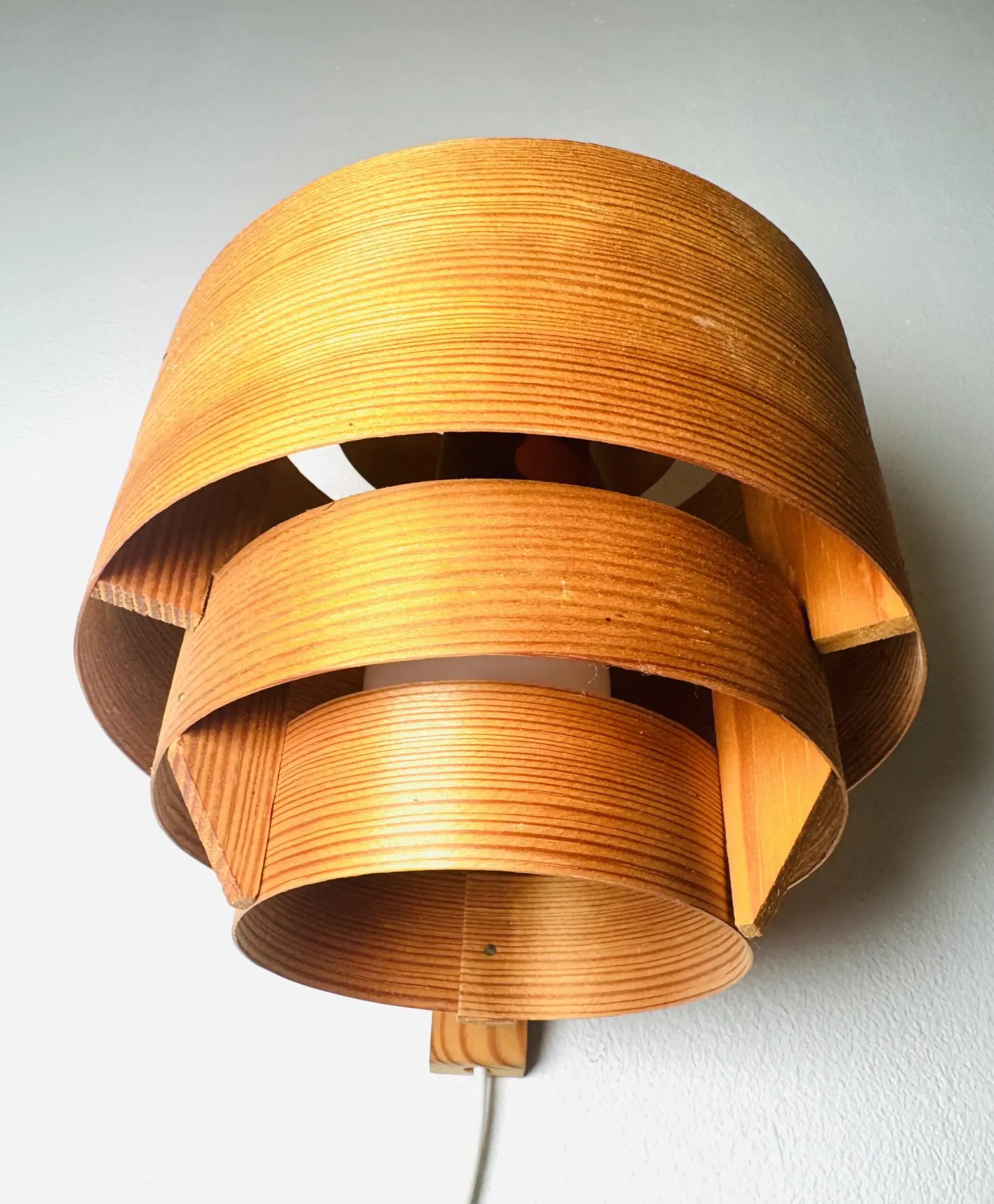 Pine Veneer Curved Wall Lamp By Hans-Agne Jakobsson For Ab Ellysett, Sweden, 1960S