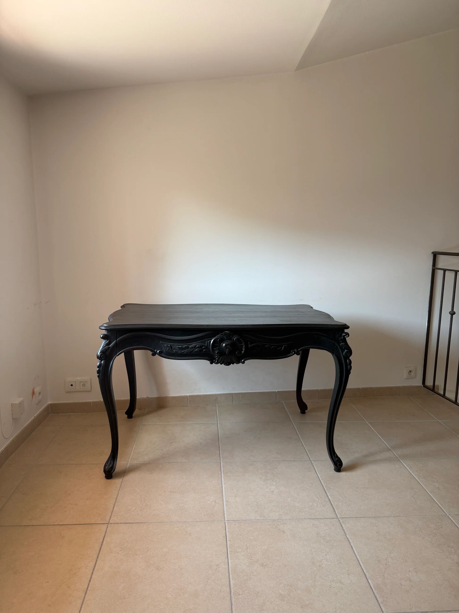 Table à manger  / bureau baroque en hêtre noir