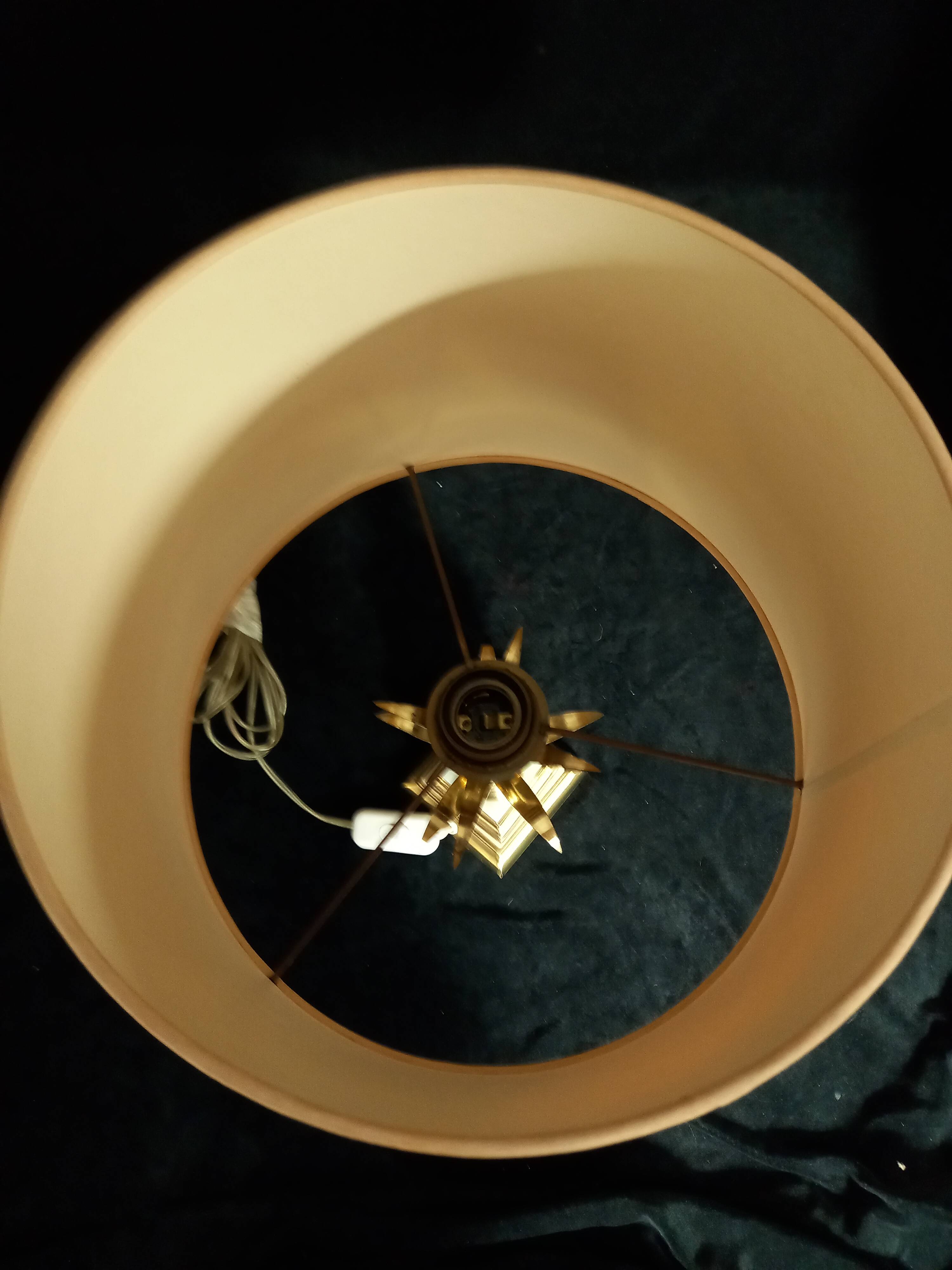 Pineapple style table lamp with onyx and brass base