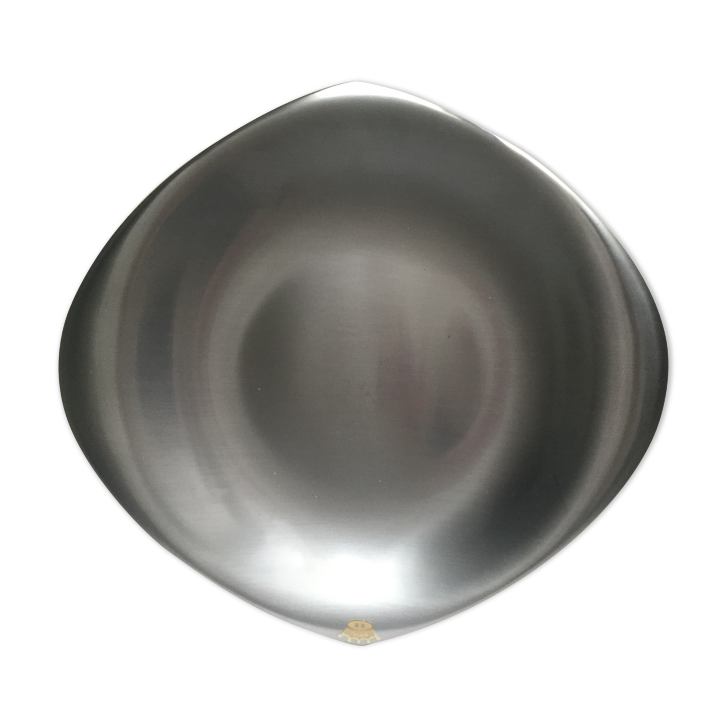 Round plate in brushed metal