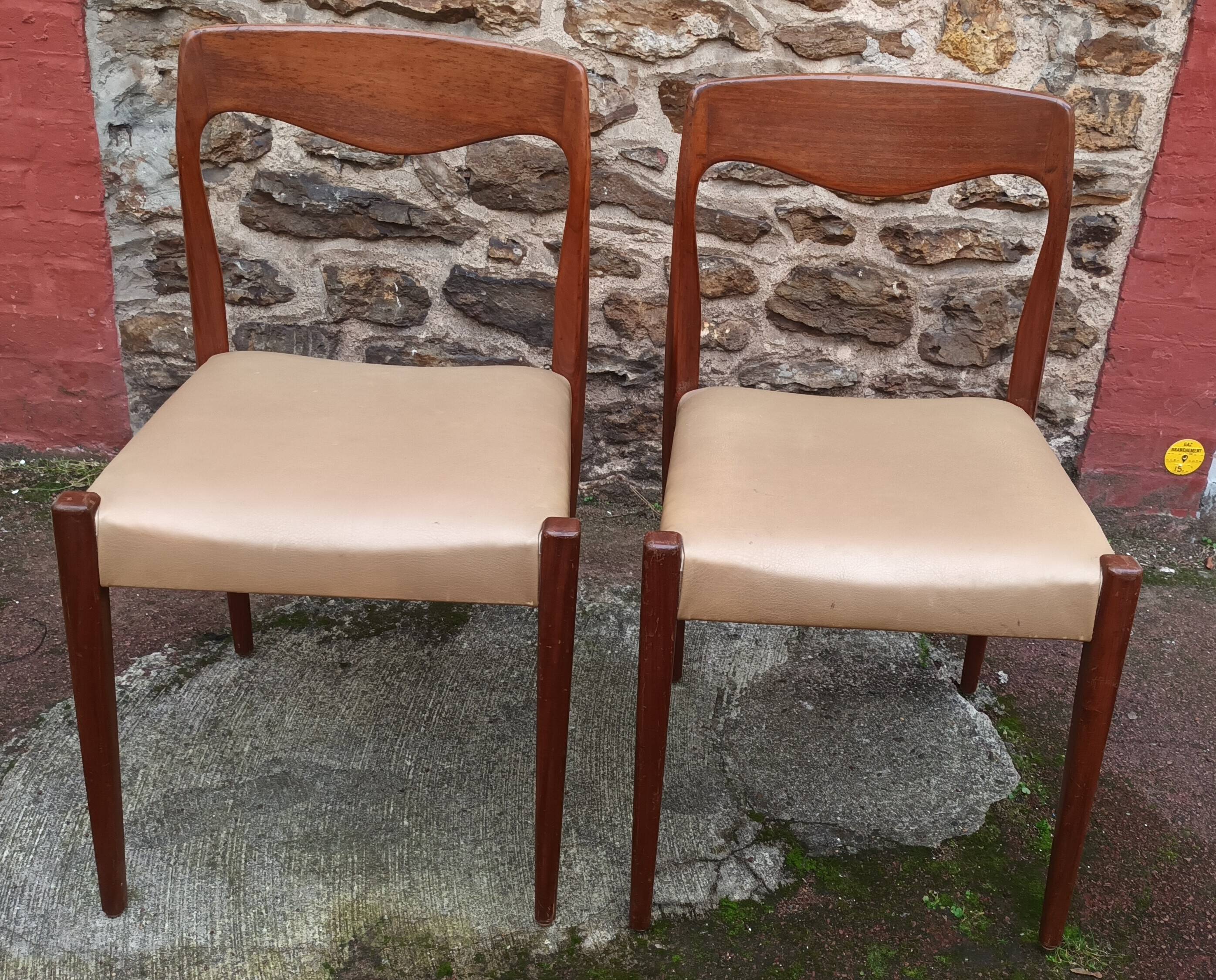 Pair of Danish chairs from the 1970s, Moller type.