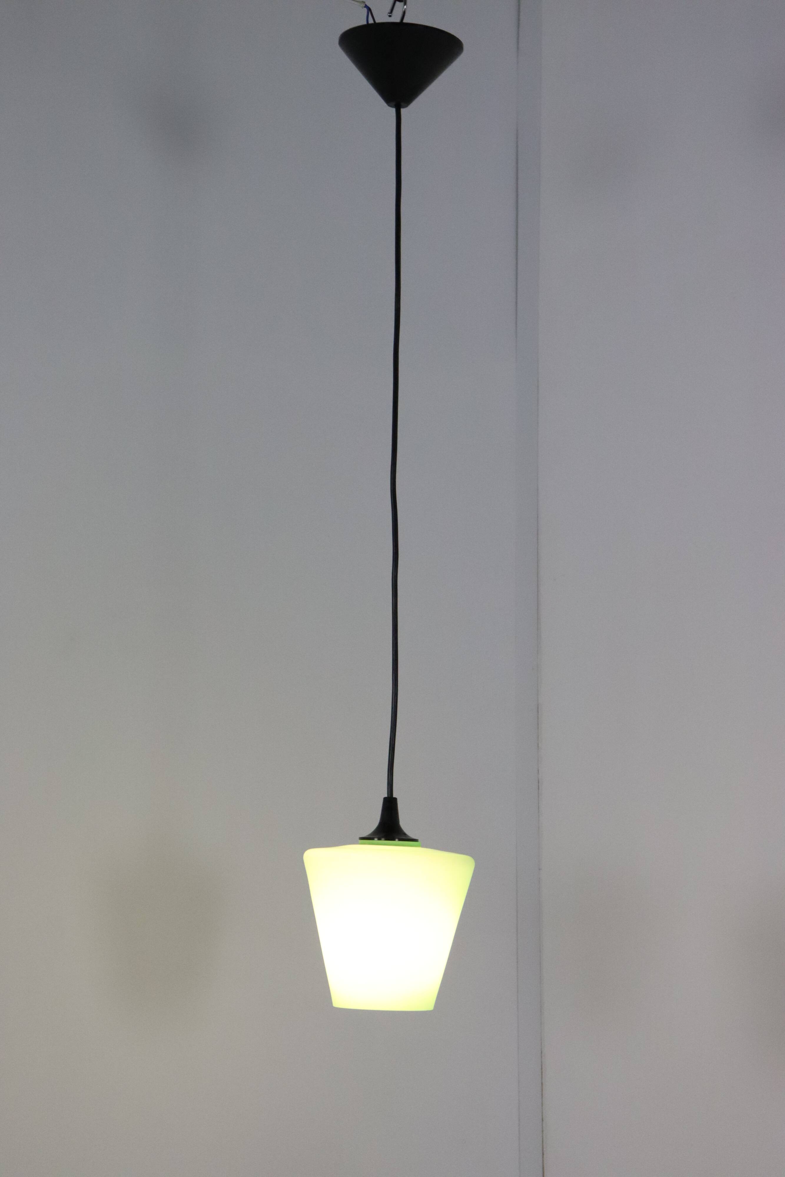 Lampe suspendue en verre vert