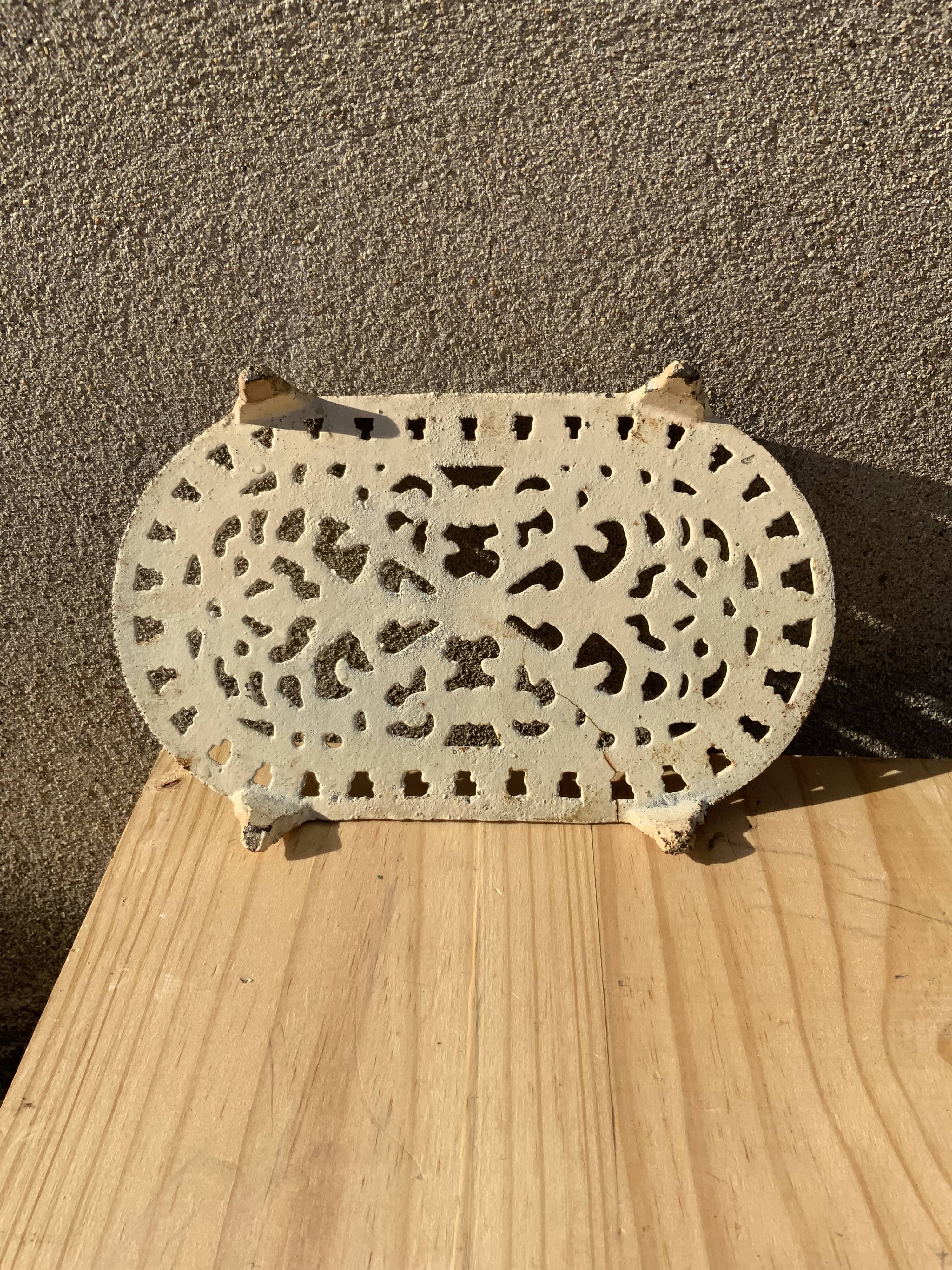 Old oval enamelled cast iron trifle soap holder