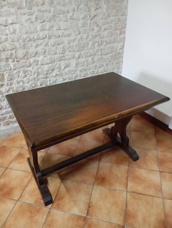 Table de salle à manger ou de bibliothèque dite ''Table de Monastère'' ou ''Table de Ferme'' de style Néo-Gothique / Rustique.