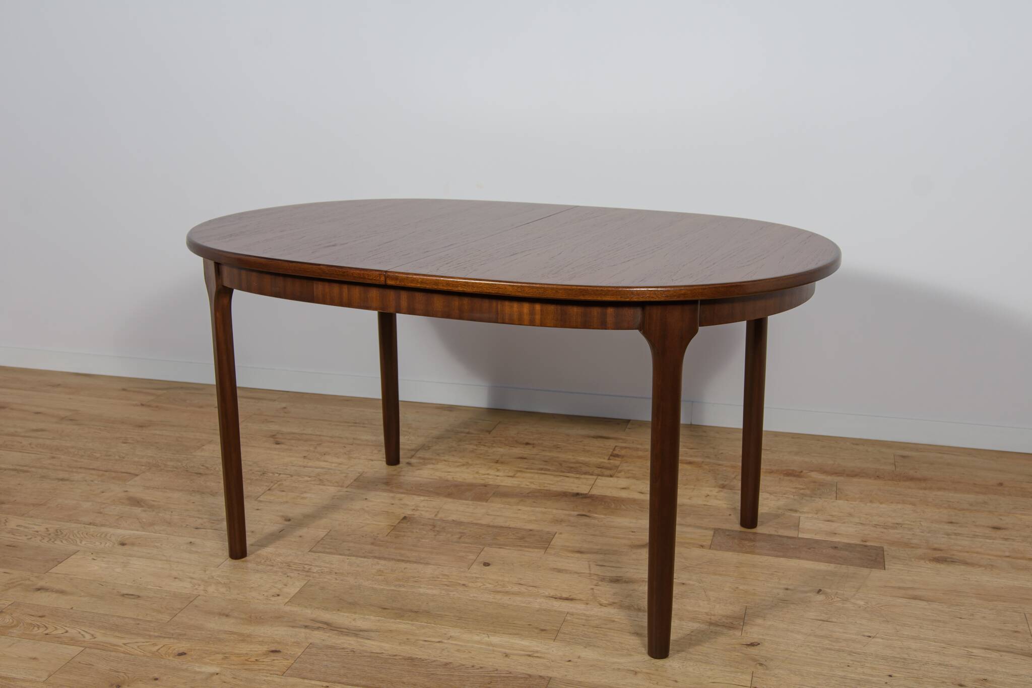 Mid-century teak oval extendable dining table from McIntosh, United Kingdom, 1960s