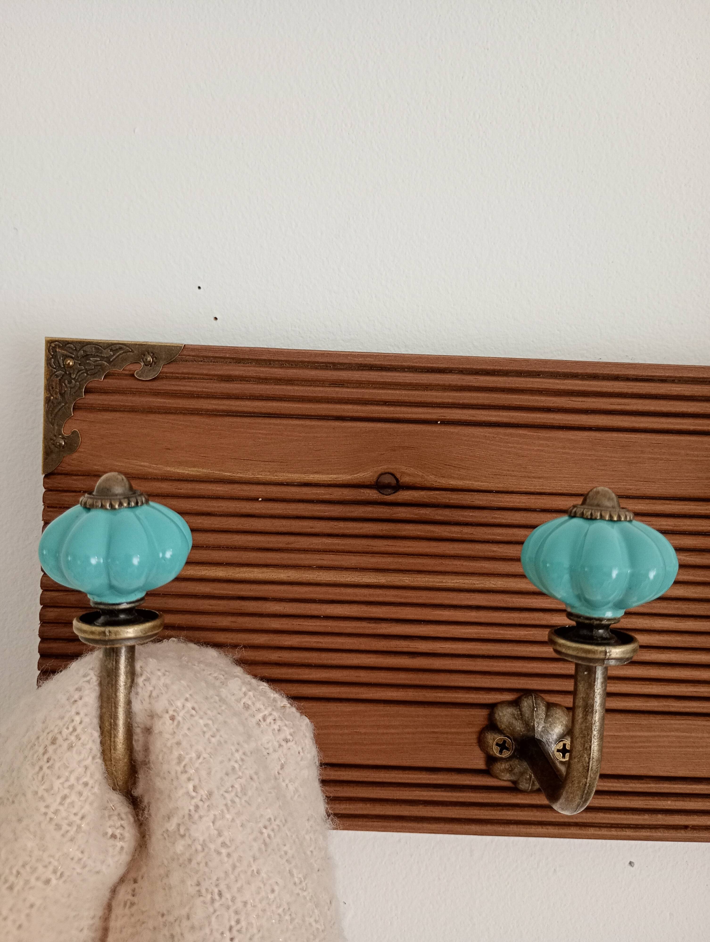 Retro vintage wall coat rack - 4 azure blue ceramic hooks