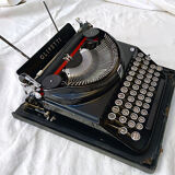 Olivetti portable typewriter model "Ico" 30s