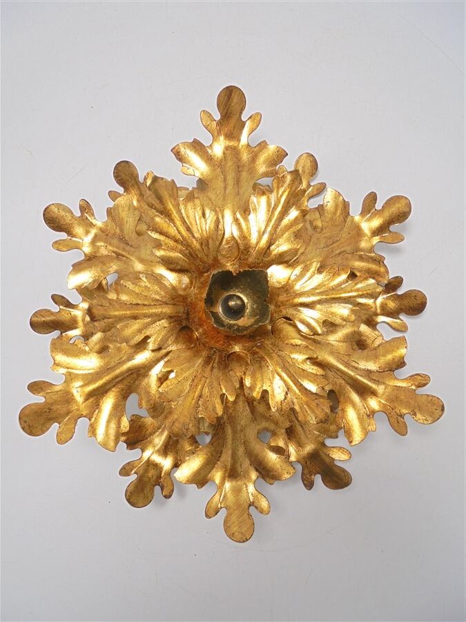 Golden leaf wall lamp