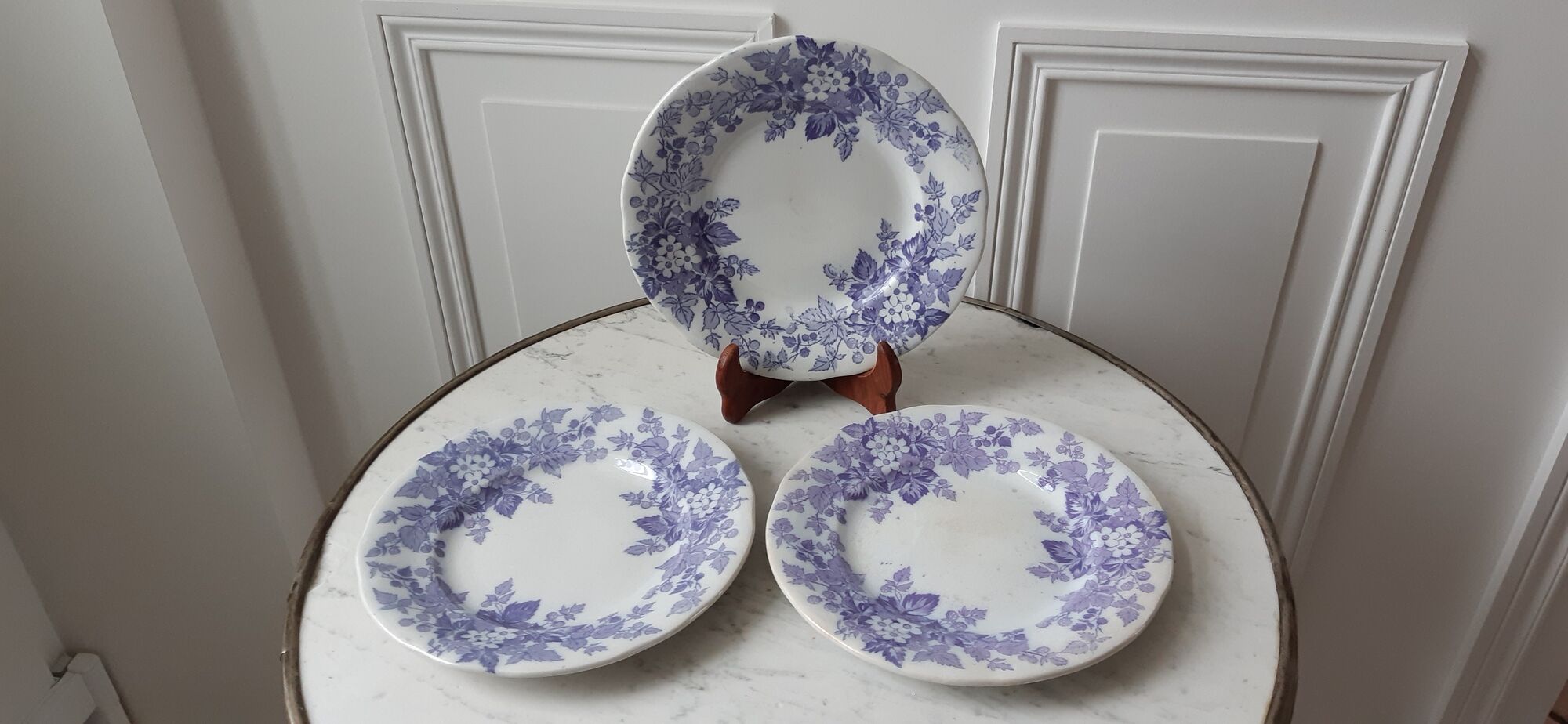 Set of 3 dessert plates Terre de Fer U&C Sarreguemines model "Rubia" late nineteenth