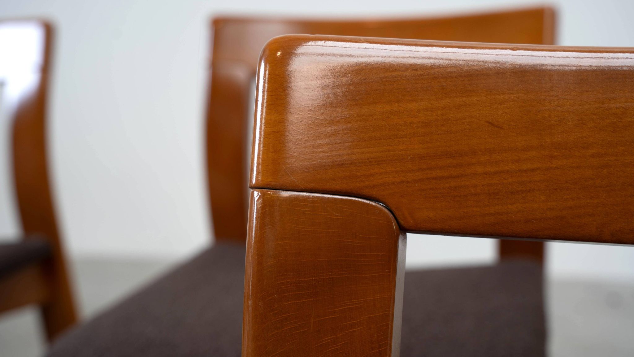 Set of six sculptural Italian dining chairs by Mobil Girgi