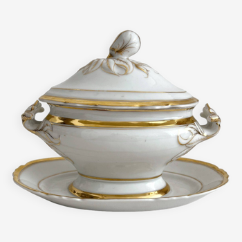 Saucière à couvercle en porcelaine style Empire, XIXème siècle