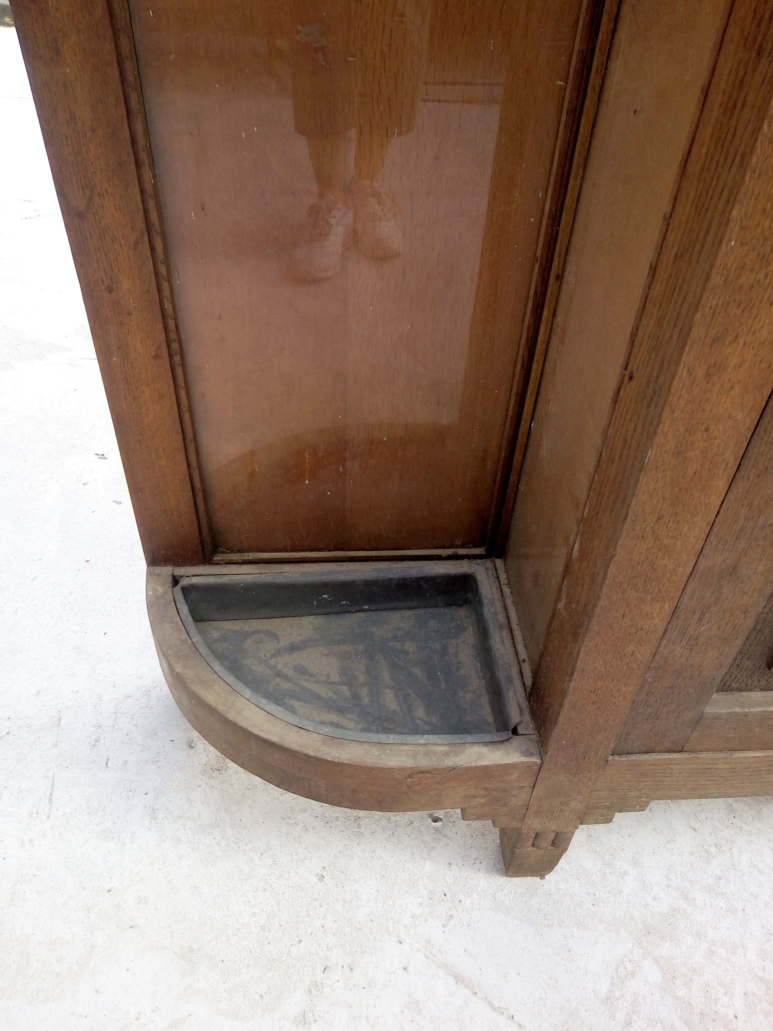 Early 20th entry locker