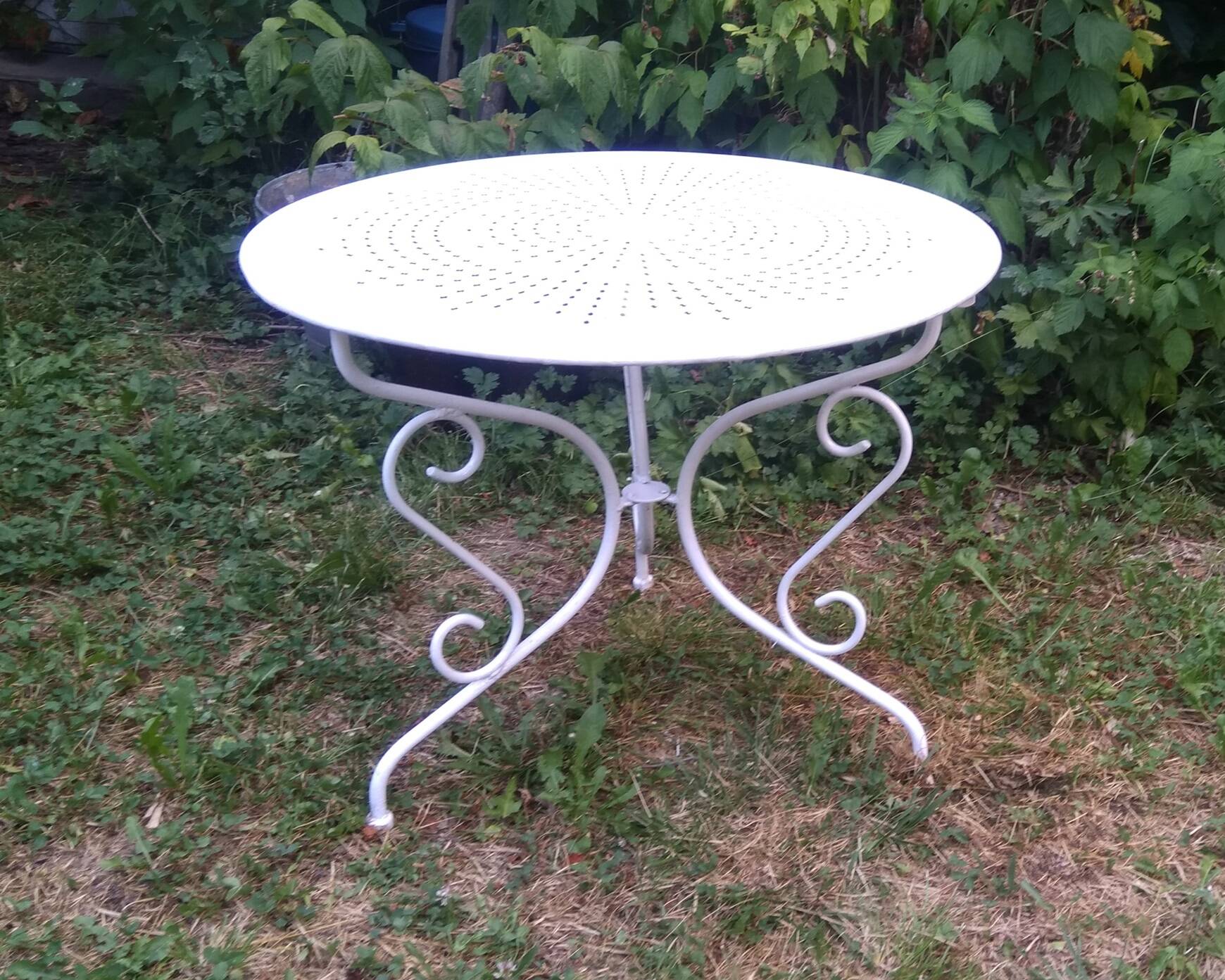 Table basse de jardin en fer forgé desserte enfant