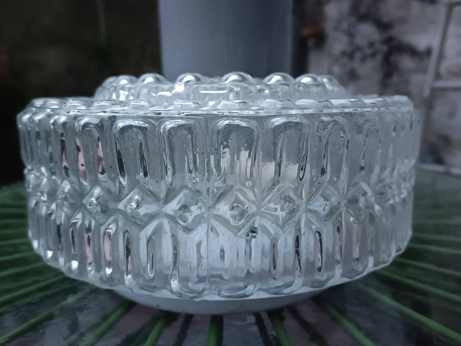 Plafonnier, applique vintage en verre moulé