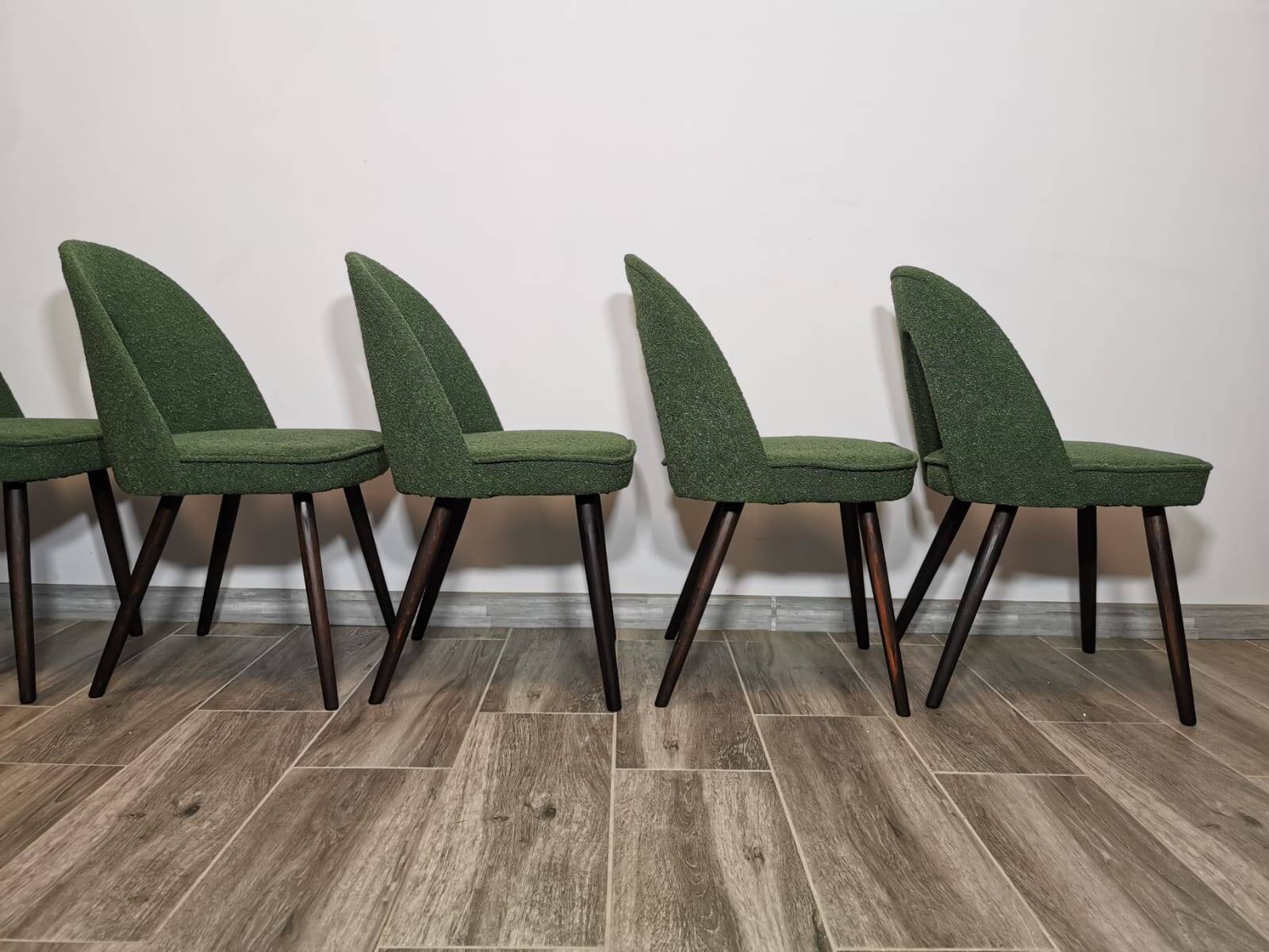 Chaises de salle à manger par Antonin Suman, 1960s, Set de 8